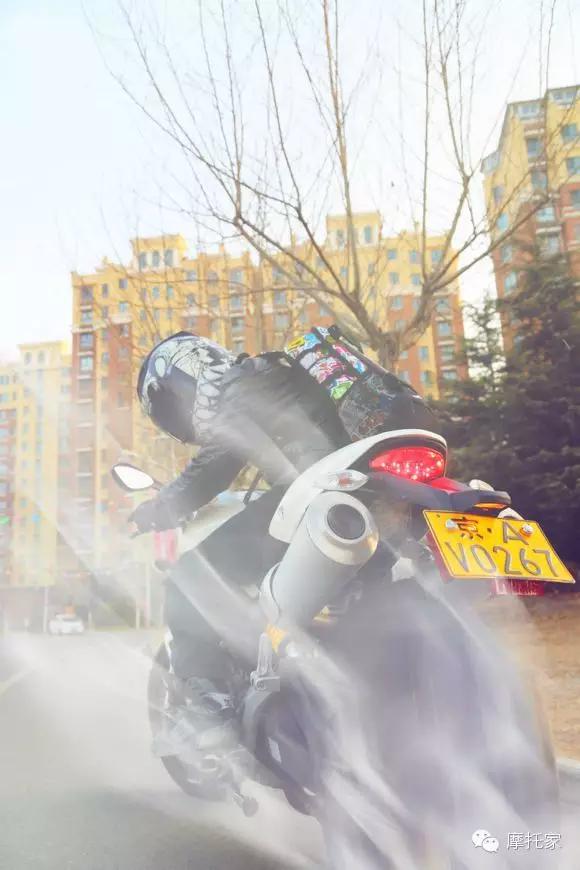 摩托家／聊聊我曾經(jīng)的最愛，08款杜卡迪ducati 696