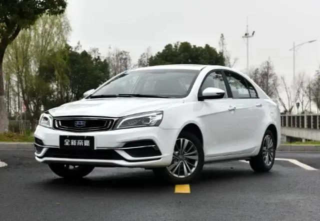 5款銷量最好的國產(chǎn)車，經(jīng)濟耐用配置高，吉利2款車上榜