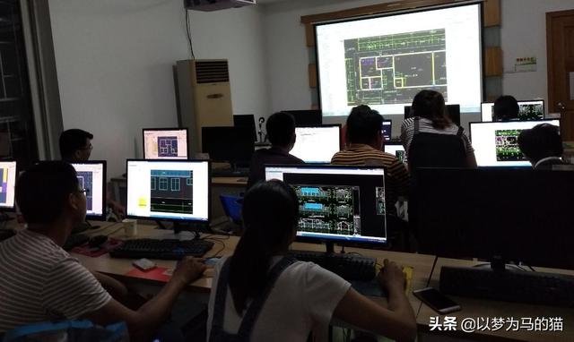 大專生報考這10個“專科專業(yè)”靠譜，實用性很高，畢業(yè)很好找工作