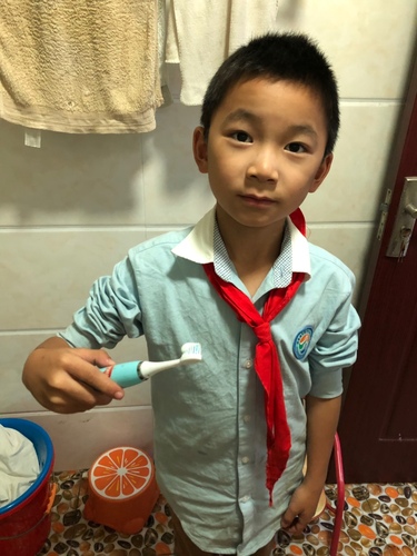 匯優(yōu)尚品電動牙刷怎么樣質(zhì)量好嗎，兒童電動牙刷w988使用體驗